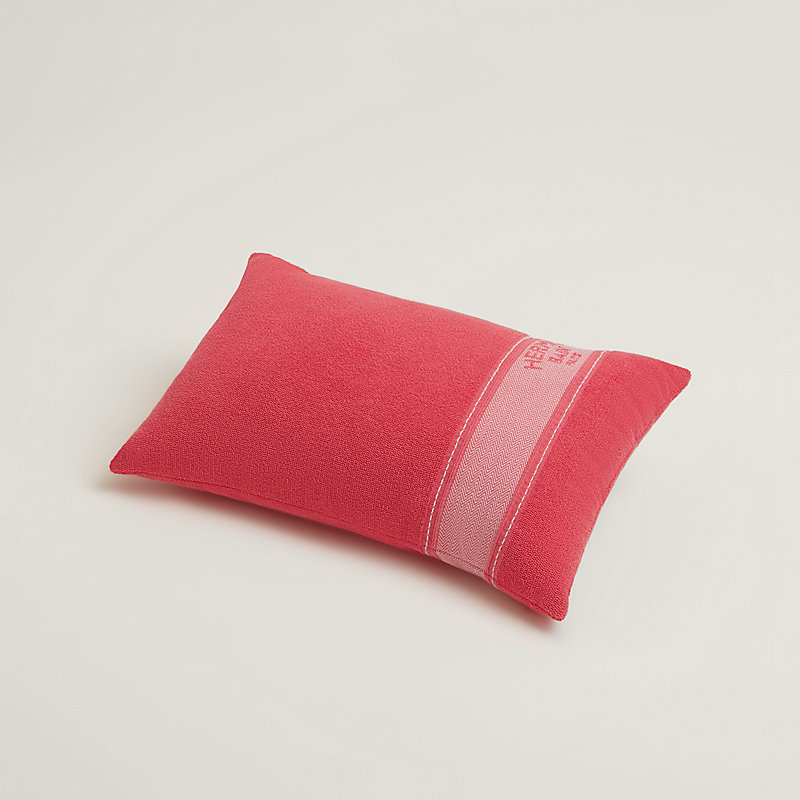Yachting Uni beach pillow