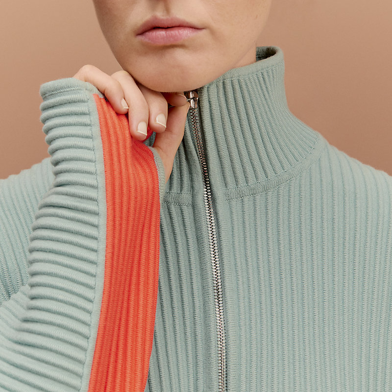 Yoga pullover