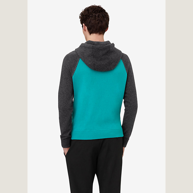 Zipped hooded sweater