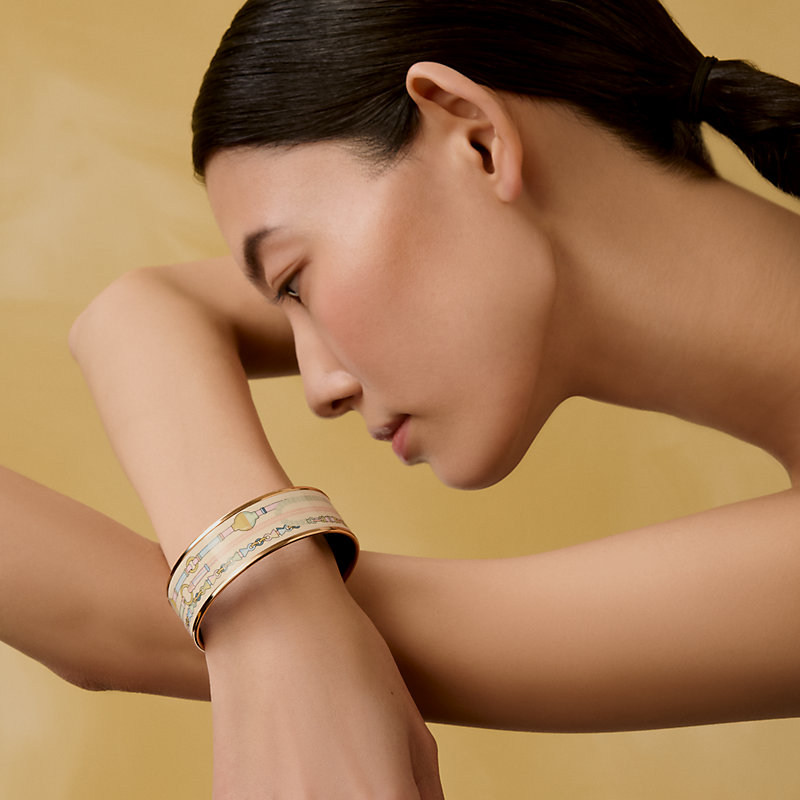 エナメルブレスレット 《銀細工の花》 | Hermès - エルメス-公式サイト