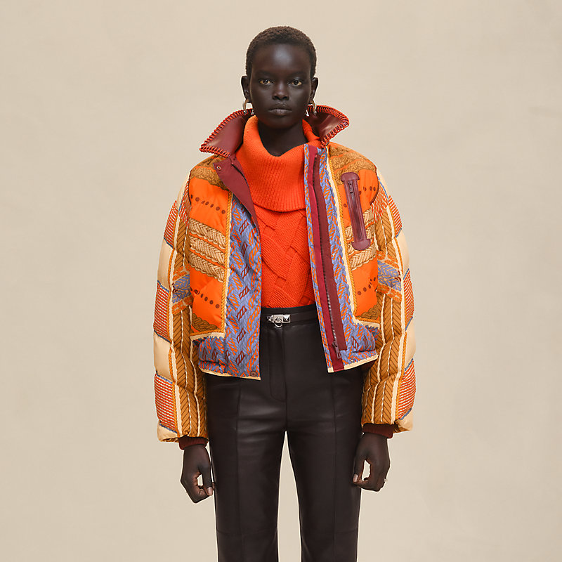 ショートダウンジャケット 《ドレサージュ・トレサージュ》プリント