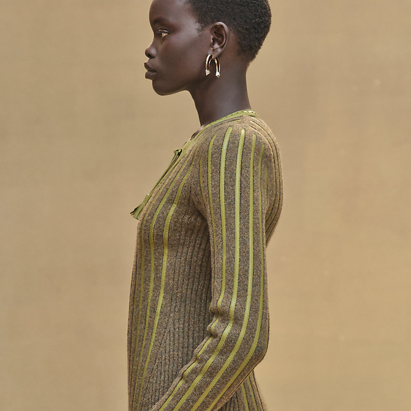 極美品　エルメス　ショートスリーブドレス ショートドレス 刺繍入り レザーディテール - グリーン | Hermès