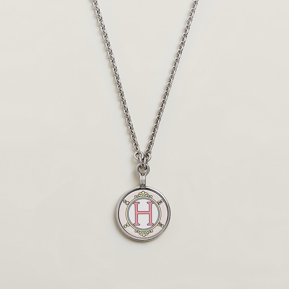 【HERMES】ネックレス メダイユカドリージュ PM ネックレス 《メダイユ/ブラゾン》 PM | Hermès - エルメス-公式
