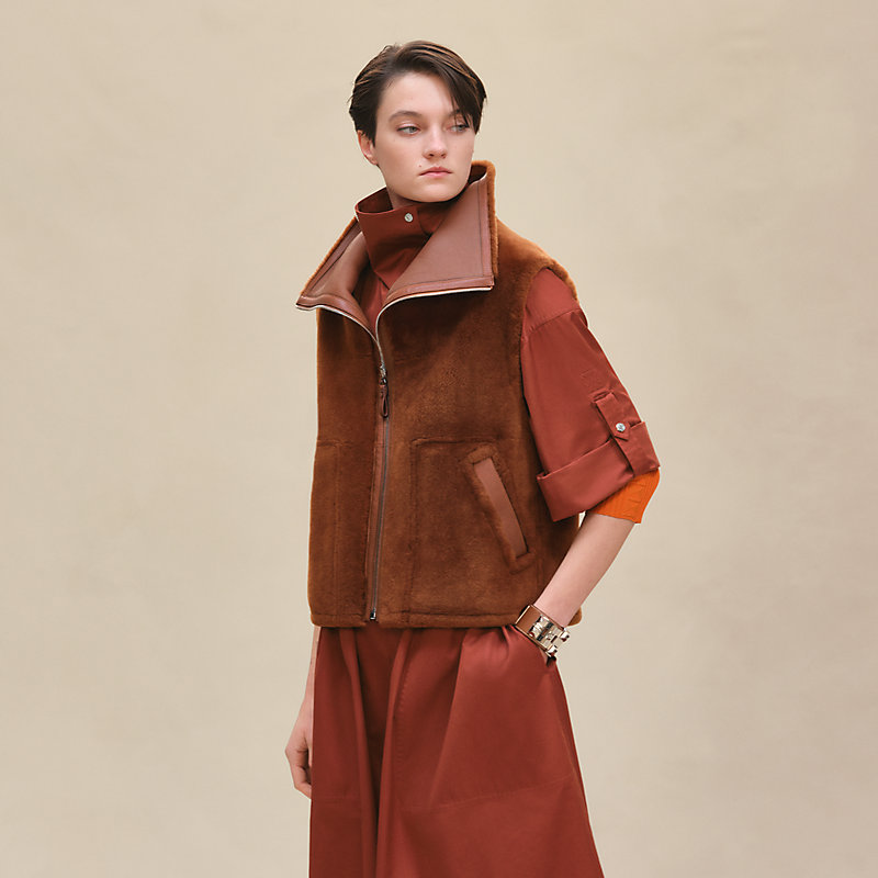 コーデを楽しんで♪【 HERMES 】ノースリーブ ジャケット ノースリーブジャケット リバーシブル | Hermès - エルメス-公式