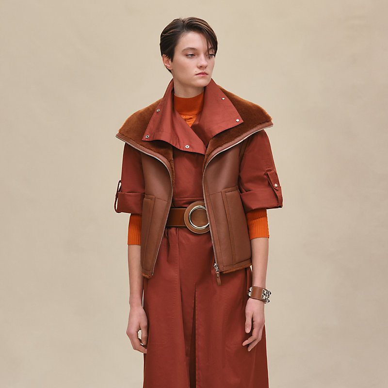 コーデを楽しんで♪【 HERMES 】ノースリーブ ジャケット ノースリーブジャケット リバーシブル | Hermès - エルメス-公式
