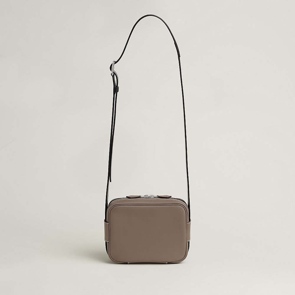 【明日迄発送、5/5から発送】 HERMES エトリヴィーエル バッグ 《エトリヴィエール》 - グレー | Hermès - エルメス-公式サイト