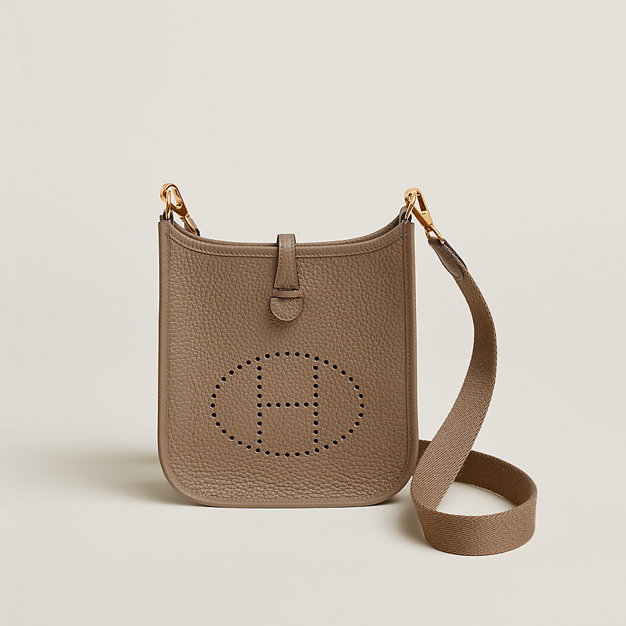 バッグ 《エヴリン》 16 アマゾーヌ | Hermès - エルメス-公式サイト バッグ 《エヴリン》 16 アマゾーヌ | Hermès - エルメス-公式サイト