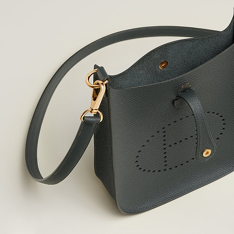 エルメス HERMES
リップスティック 2本とリップグロス 1本セット 未使用 バッグ-《エヴリン》-16-セリエ-