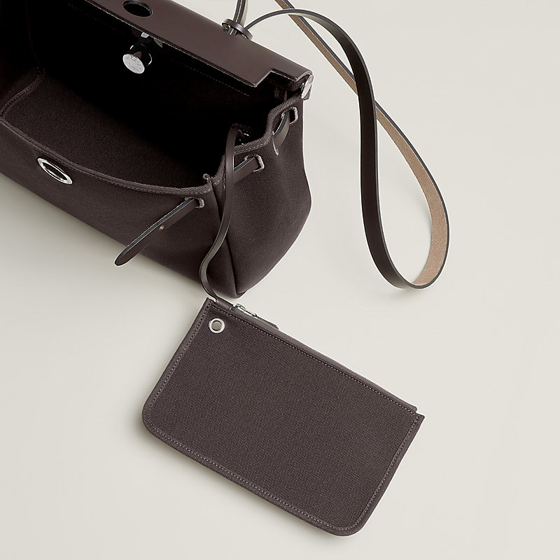 バッグ 《エールバッグ・ジップ》 31 ルトゥルネ - グリーン | Hermès