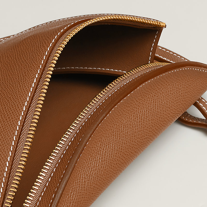 現代的なデザインと機能性♪【HERMES】プチコースバッグ バッグ 《プティット・コース》 | Hermès - エルメス-公式サイト