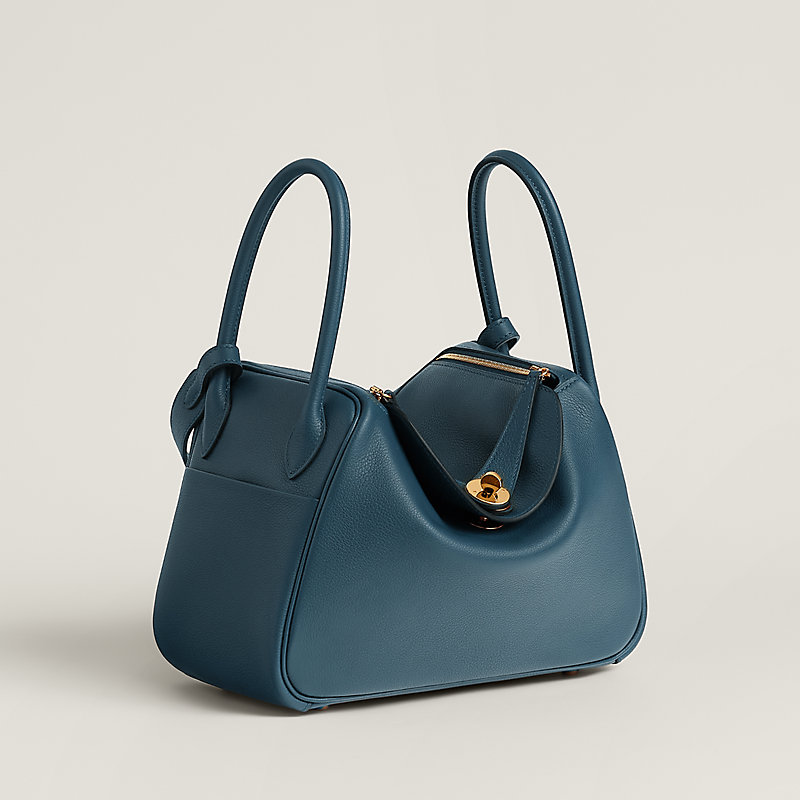 バッグ 《リンディ》 26 - ブルー | Hermès - エルメス-公式サイト