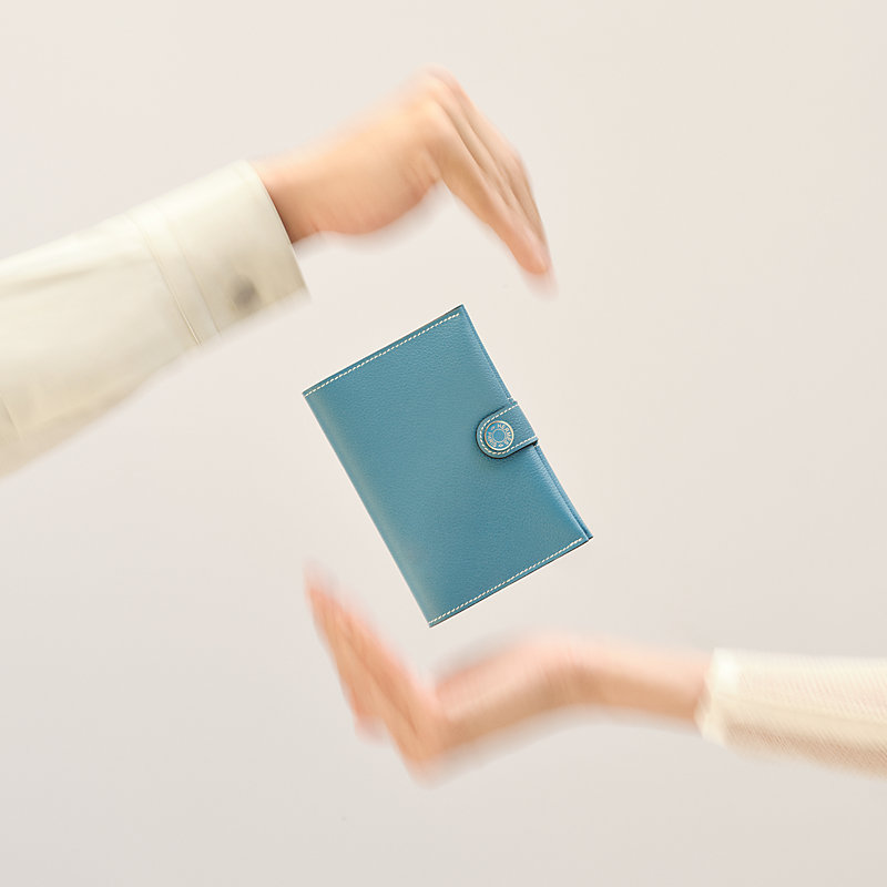 HERMES R.M.S パスポートケース　ベージュ パスポートケース 《R.M.S》 - ベージュ | Hermès - エルメス-公式サイト