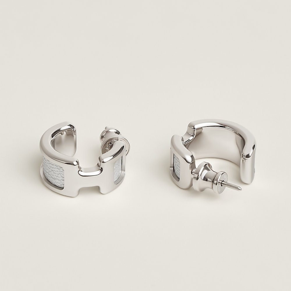 ホワイト（白）系 HERMES Olympe(エルメス オランプ) ピアス