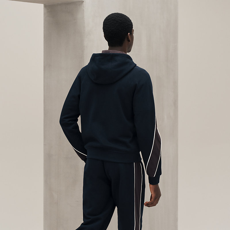 フーデッドジップアップ・パーカ