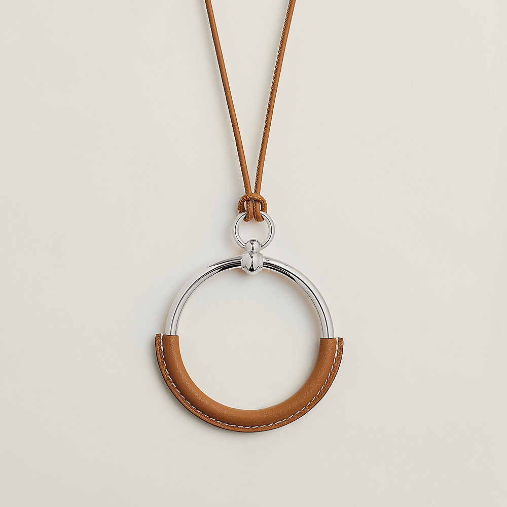 ペンダント 《ループ》 | Hermès - エルメス-公式サイト ペンダント 《ループ》 | Hermès - エルメス-公式サイト