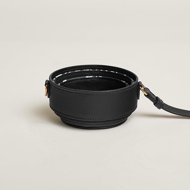 ボトルホルダー 《アヴェックソワ》 | Hermès - エルメス-公式サイト ボトルホルダー 《アヴェックソワ》 | Hermès - エルメス-公式サイト