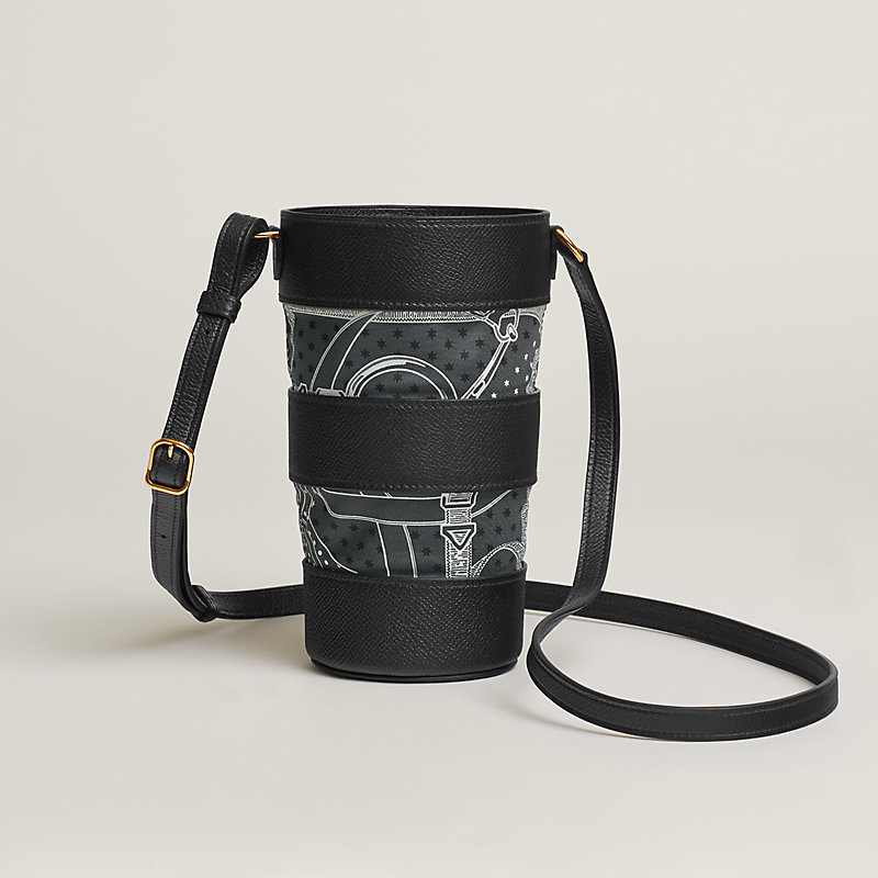 ボトルホルダー 《アヴェックソワ》 | Hermès - エルメス-公式サイト ボトルホルダー 《アヴェックソワ》 | Hermès - エルメス-公式サイト
