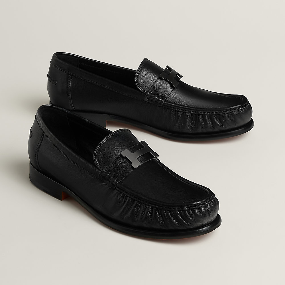 HERMES OZ限定品シルクイン ブラックローファー モカシン 《カルロ》 | Hermès - エルメス-公式サイト