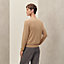 ラウンドネックニット 《H》ディテール, イメージ: 着用例, worn, ビュー3の5