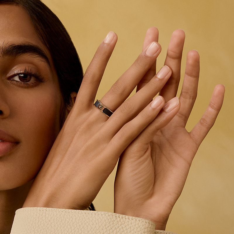 リング 《アテナ》 シンプル スタッズ | Hermès - エルメス-公式サイト