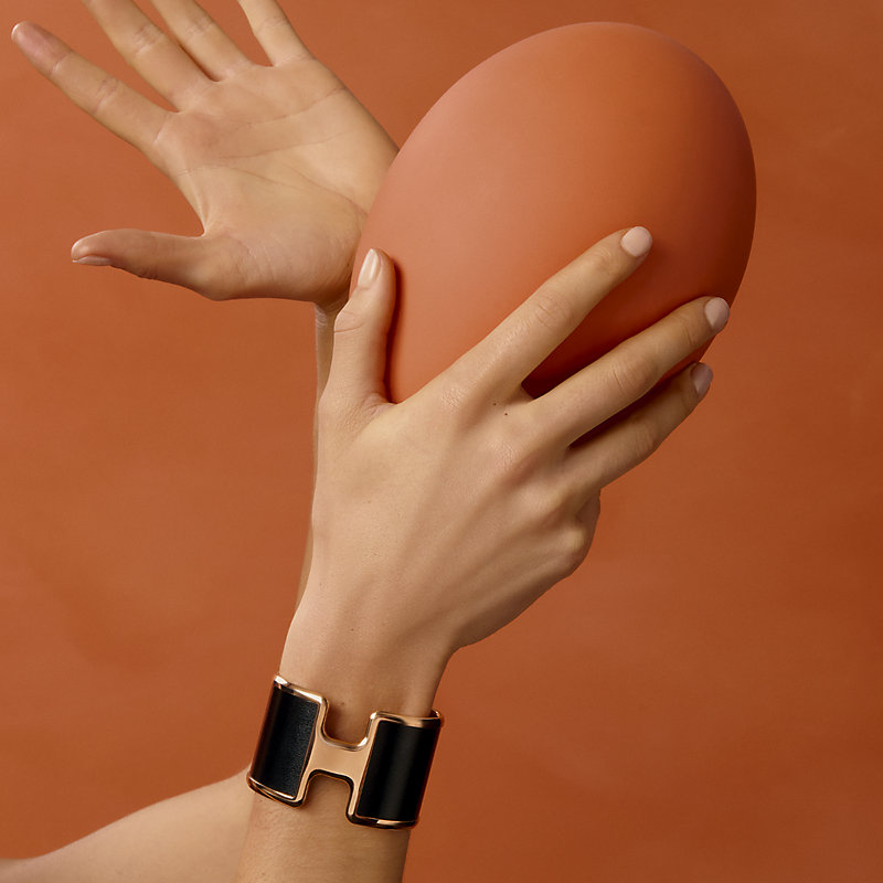 レザーブレスレット 《オランプ》 | Hermès - エルメス-公式サイト