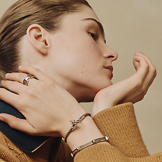 専用！数回着用HERMES エルメス レザーブレスレット グレナン　付属品付き レザーブレスレット 《グレナン》 | Hermès - エルメス-公式サイト