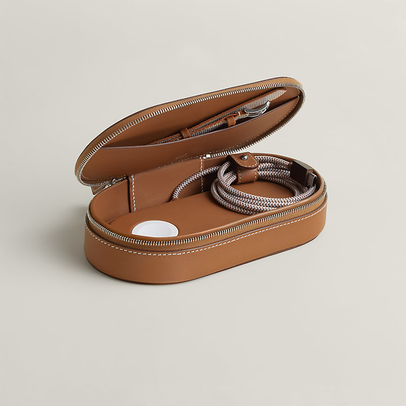 充電器 《パドック・デュオ》＆ポーチ 《プティ・パドック》 | Hermès