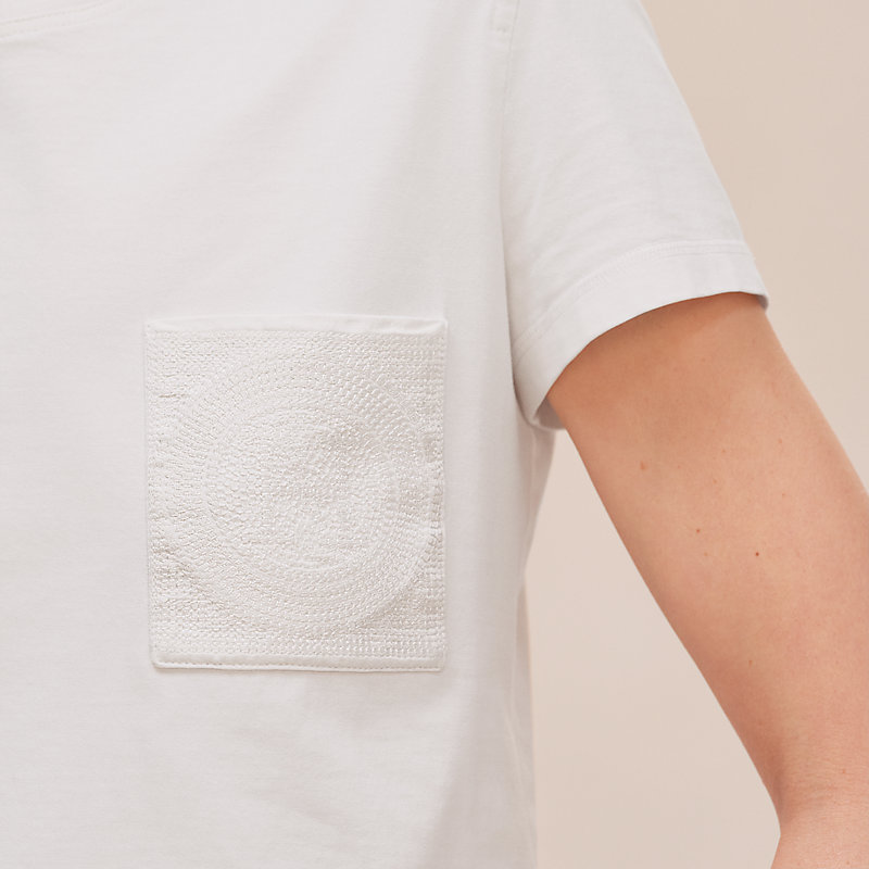 刺繡口袋T恤