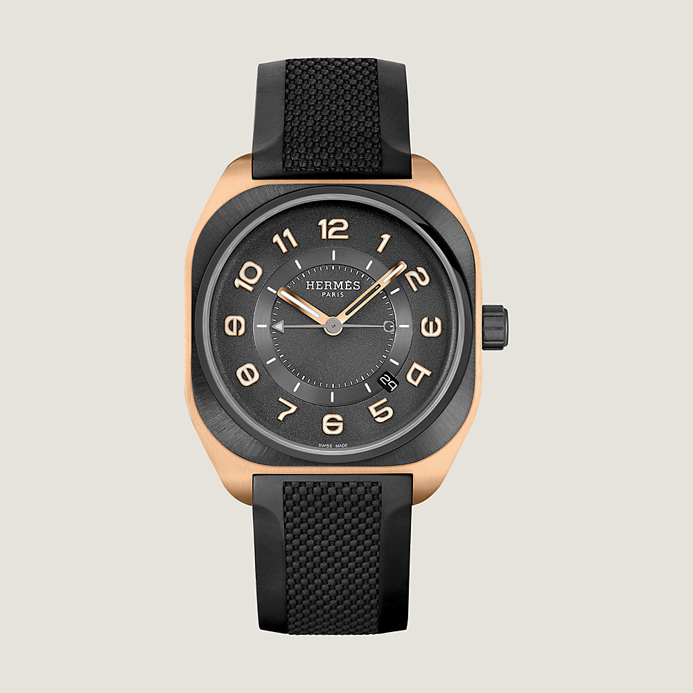 腕時計 《エルメス H08》 ラ・マティエール・デュ・タン 42 mm 