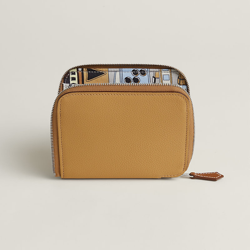 財布 《シルクイン》 コンパクト - ブルー | Hermès - エルメス-公式サイト