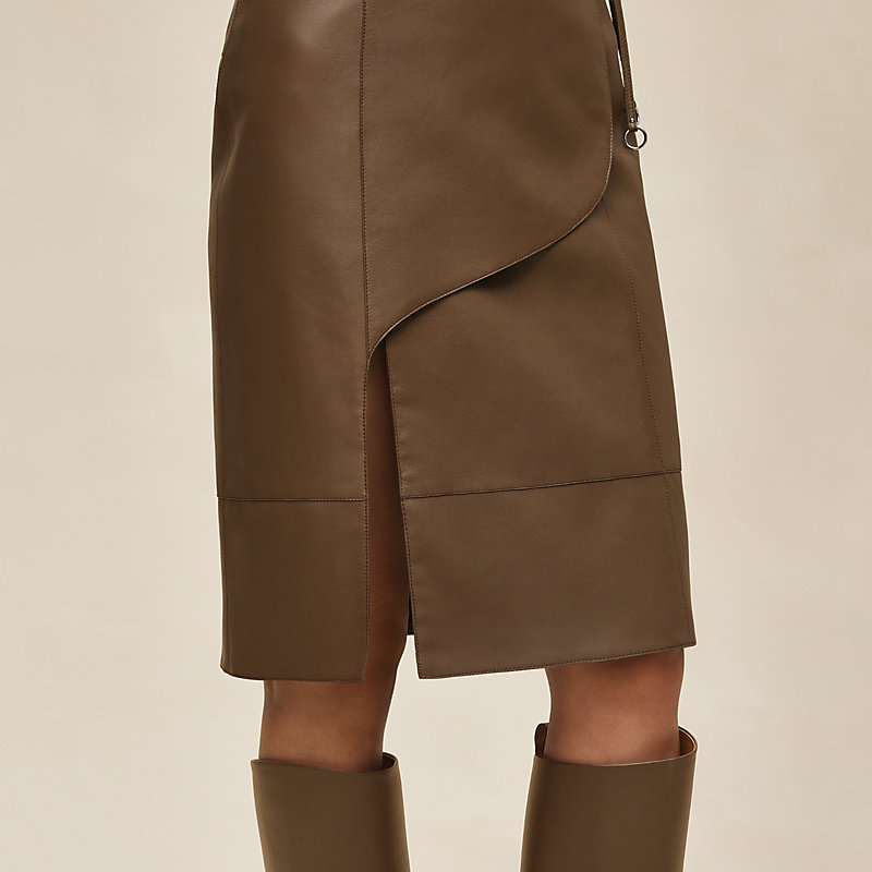 유광 램스킨 랩 스커트